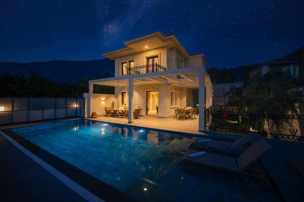 Havuzlu Korunakli Jakuzili Villa Fethiye Zewnętrze zdjęcie