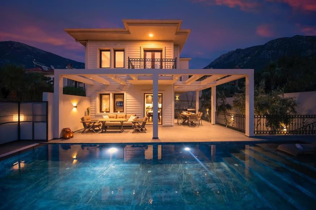 Havuzlu Korunakli Jakuzili Villa Fethiye Zewnętrze zdjęcie