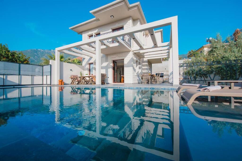 Havuzlu Korunakli Jakuzili Villa Fethiye Zewnętrze zdjęcie
