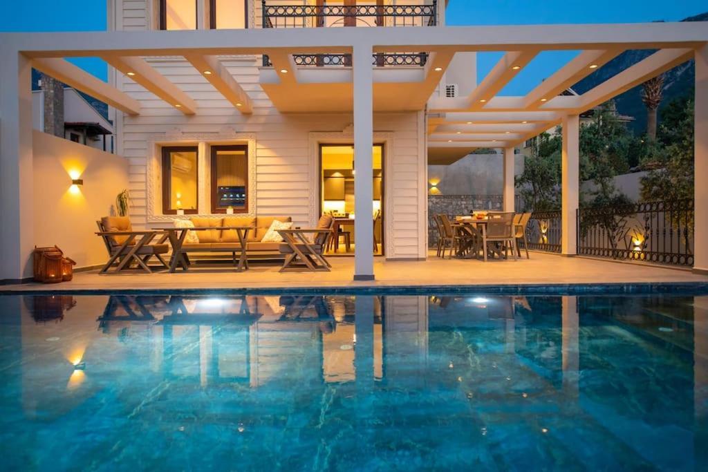 Havuzlu Korunakli Jakuzili Villa Fethiye Zewnętrze zdjęcie